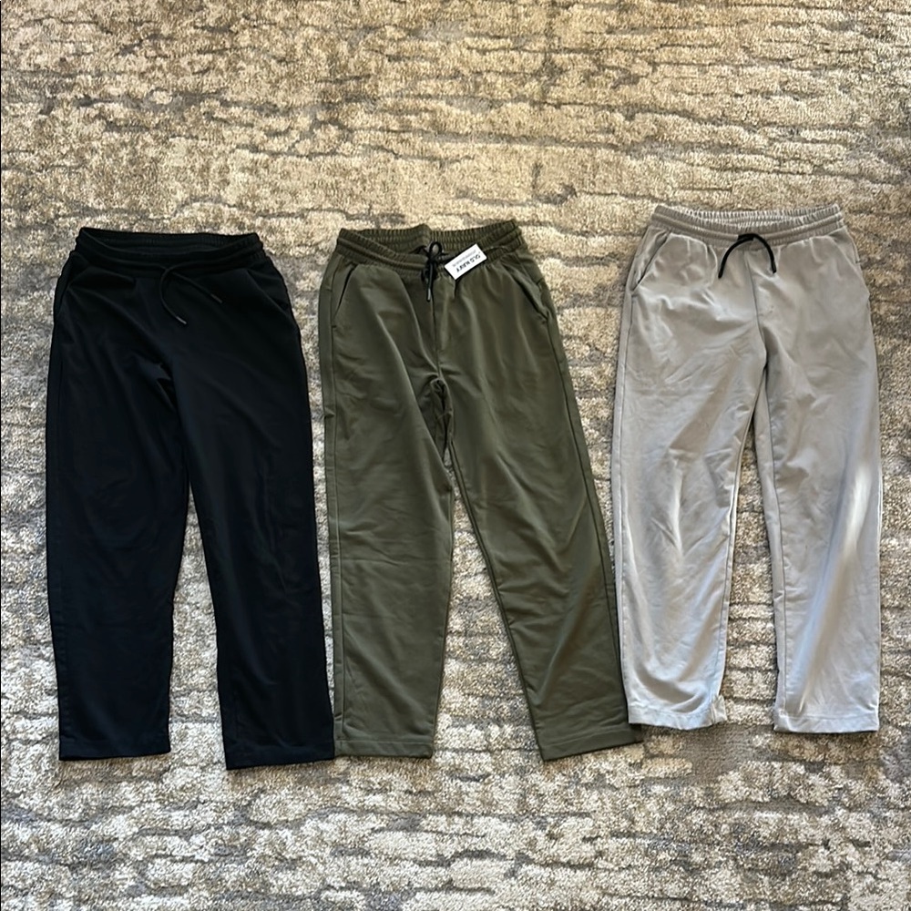 10/12 ON Black, Green, and Gray Bottoms